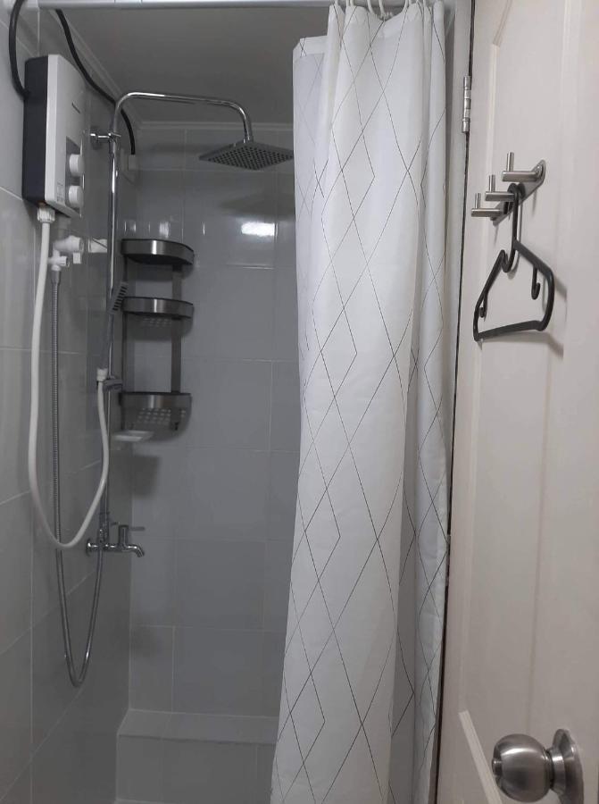 Lovely 2 Bedroom Condo With Free Secured Parking Manila Ngoại thất bức ảnh